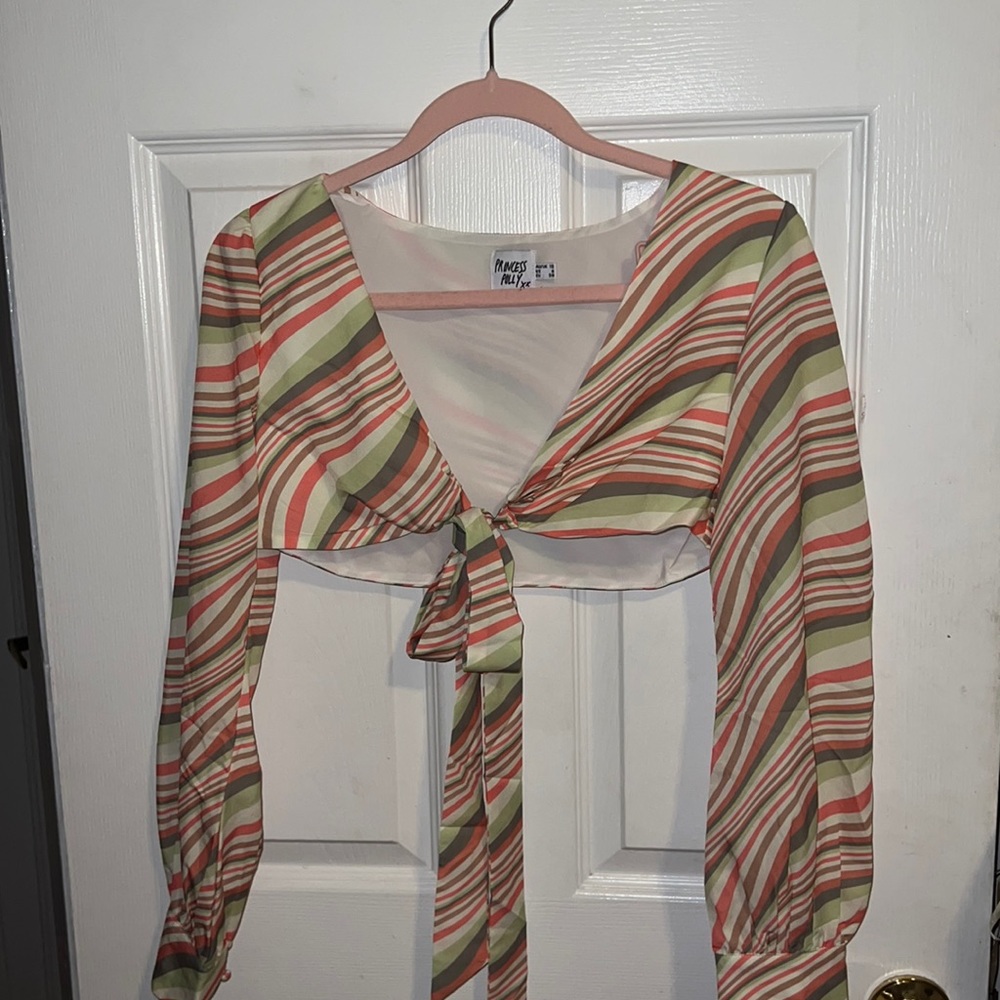 - princess polly cropped blouse top - size: 6 
- multicolored